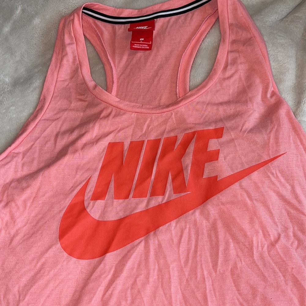 NWOT Nike tank